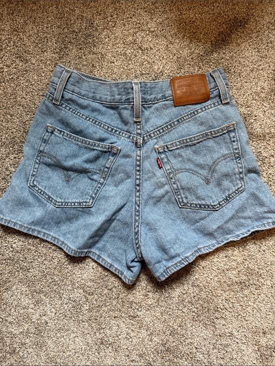 Levi's Pants - Levi's Light Wash Denim High-Rise Women's Shorts high loose 26